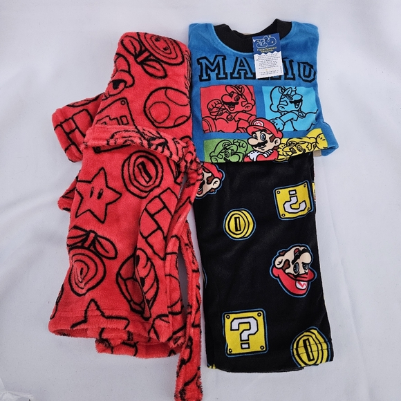Nintendo Other - Super Mario by Nintendo Fleece Pajamas Set (Top, Pant and Robe)